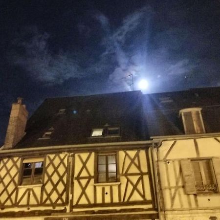 Cosy Apartment By The Magical Marais De Bourges Extérieur photo