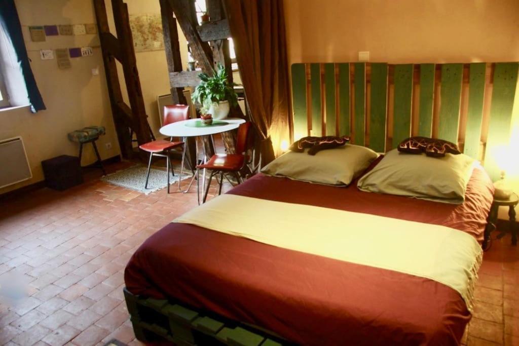 Cosy Apartment By The Magical Marais De Bourges Extérieur photo